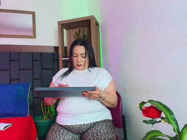 EllenaBoobs live cam on BongaCams