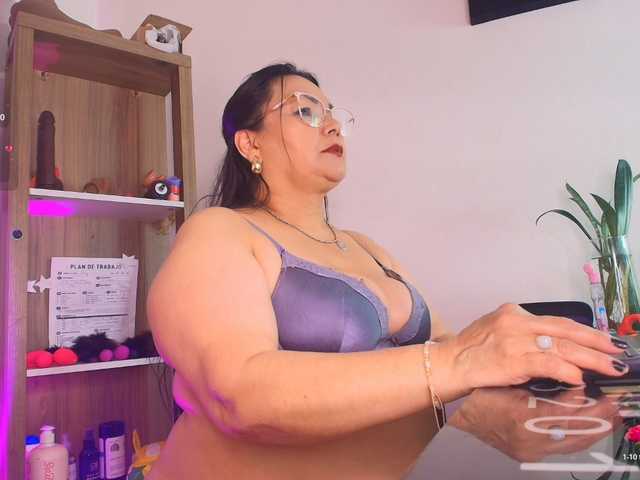 EllenaBoobs