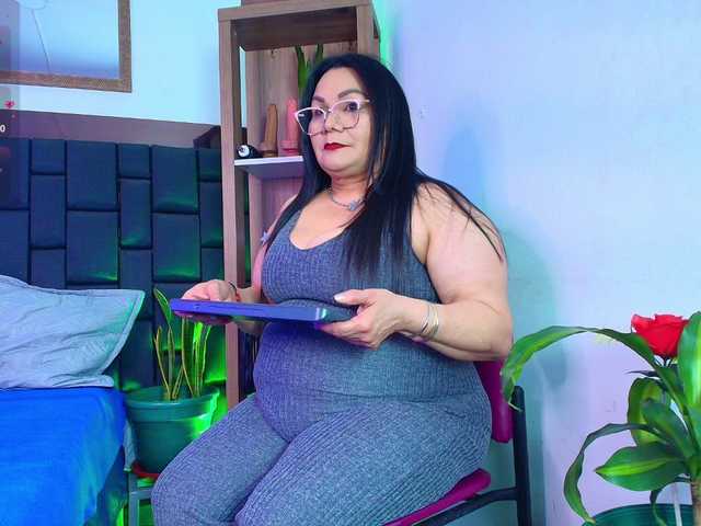 EllenaBoobs