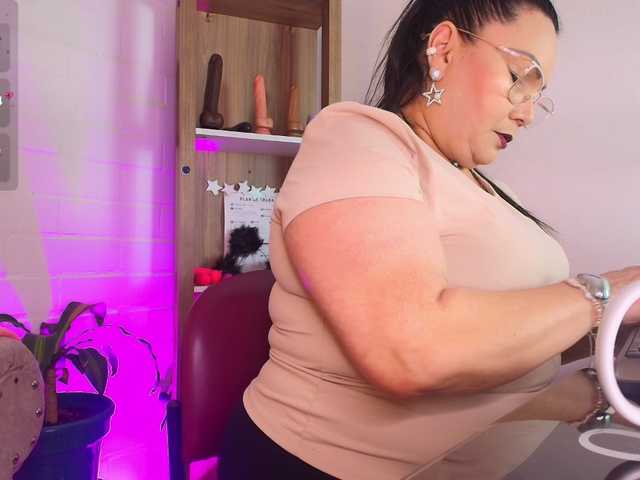 EllenaBoobs live cam on BongaCams