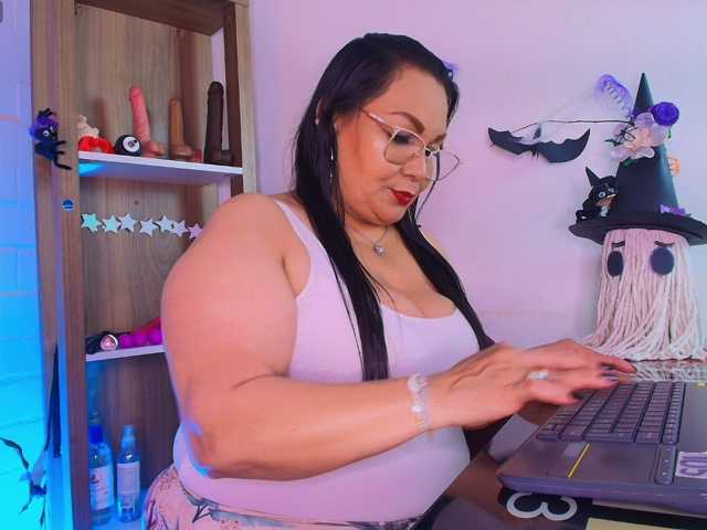 EllenaBoobs live cam on BongaCams