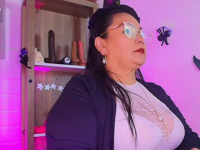 EllenaBoobs