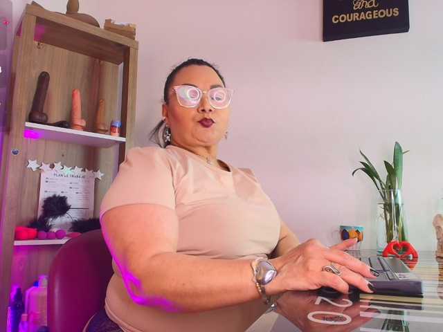 EllenaBoobs live cam on BongaCams