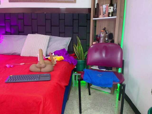 EllenaBoobs live cam on BongaCams