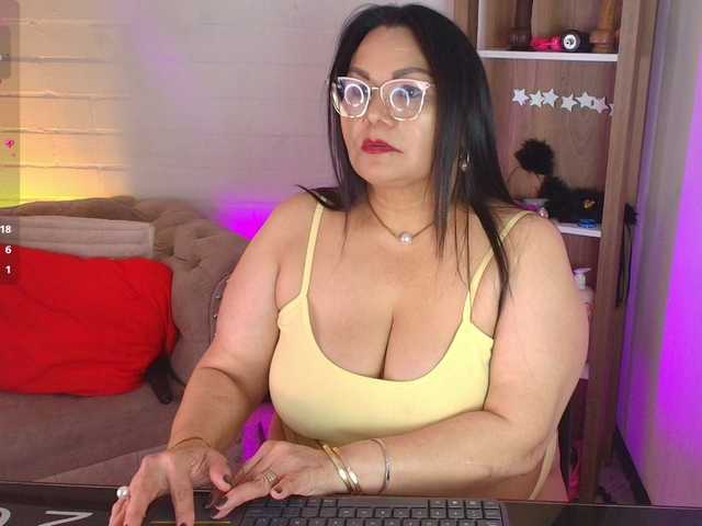 EllenaBoobs