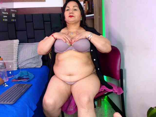 EllenaBoobs webcam