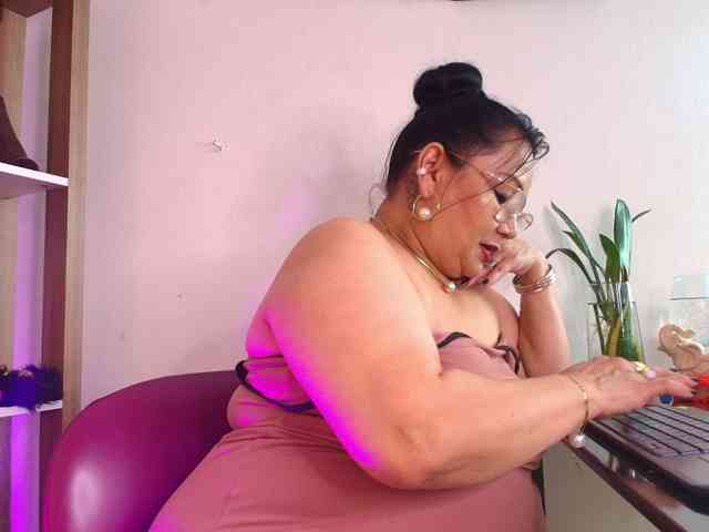EllenaBoobs webcam
