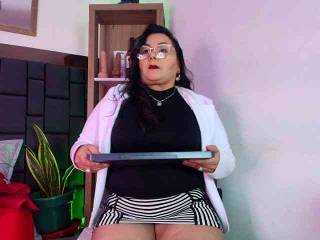 EllenaBoobs webcam