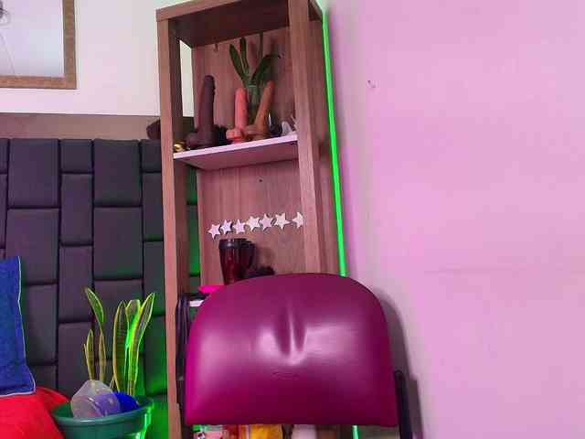 EllenaBoobs webcam