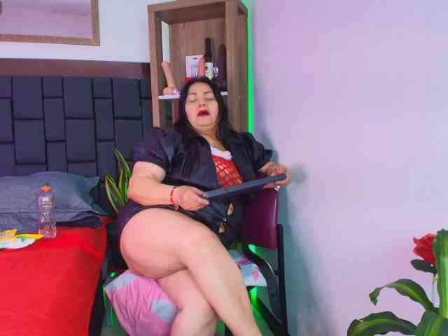 EllenaBoobs