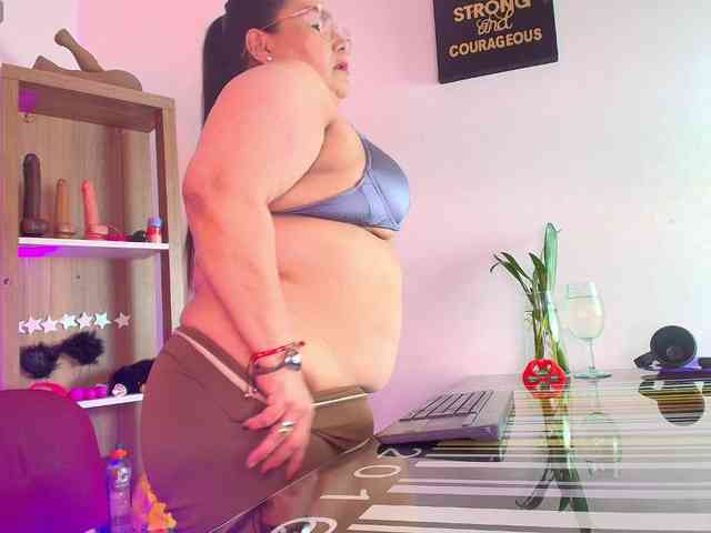 EllenaBoobs webcam