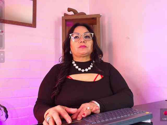 EllenaBoobs webcam