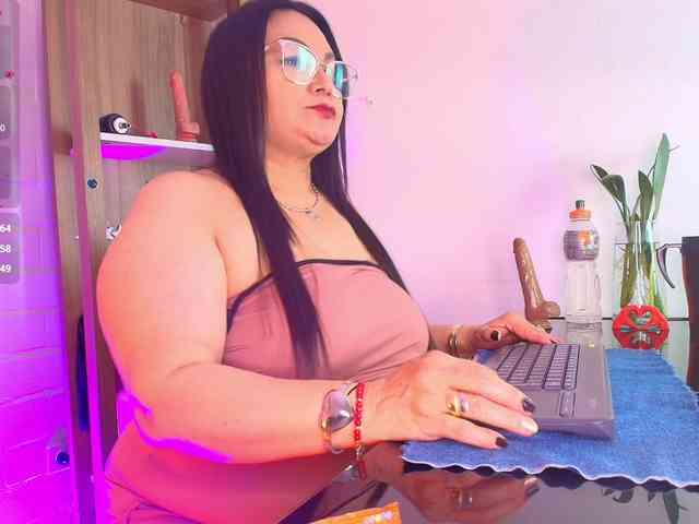 EllenaBoobs webcam