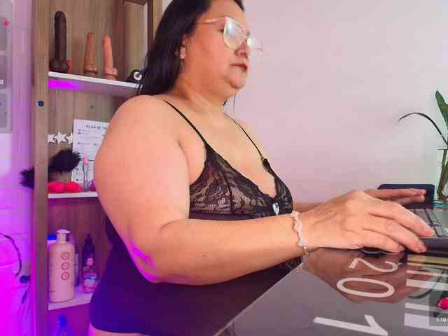 EllenaBoobs webcam