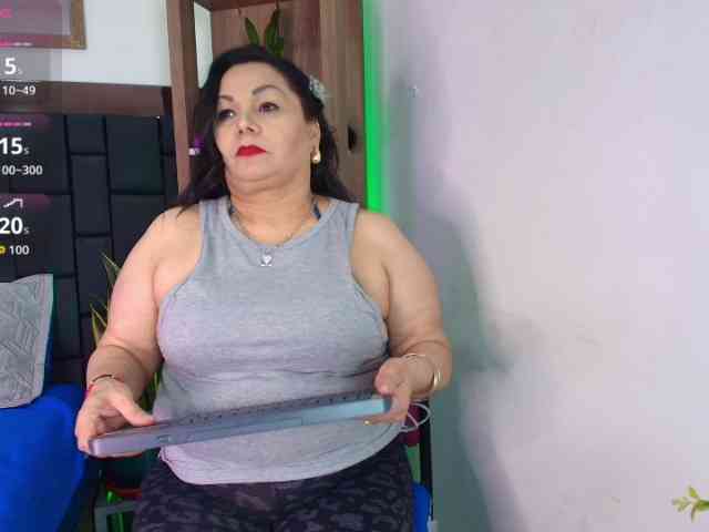 EllenaBoobs