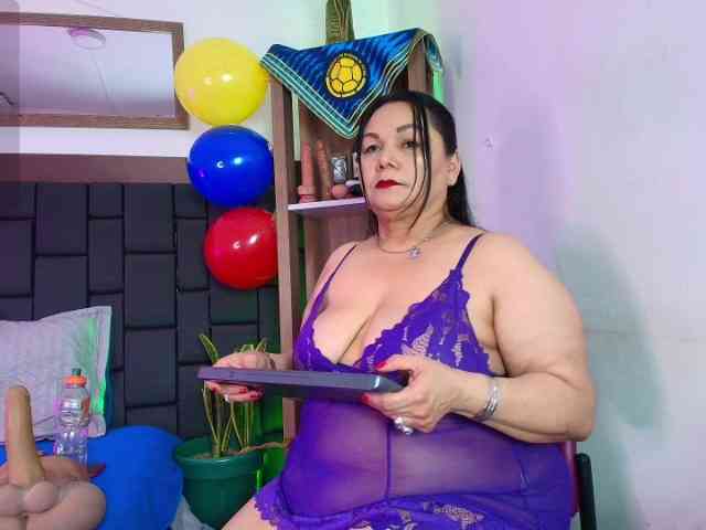 EllenaBoobs webcam
