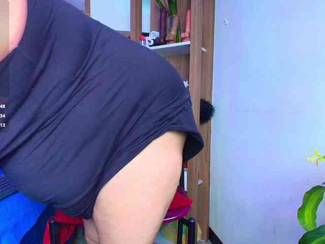 EllenaBoobs webcam