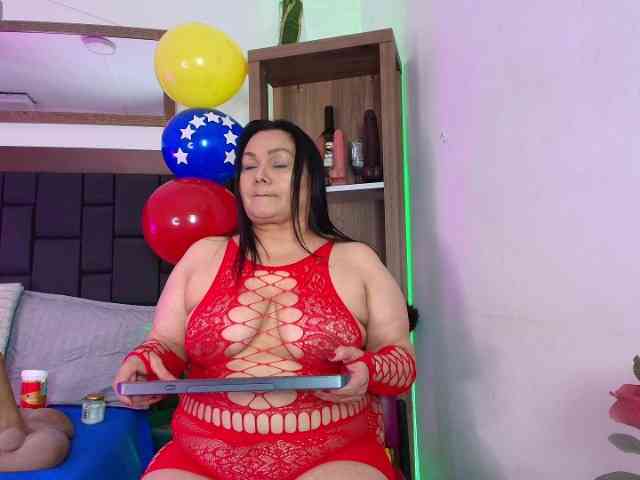 EllenaBoobs webcam