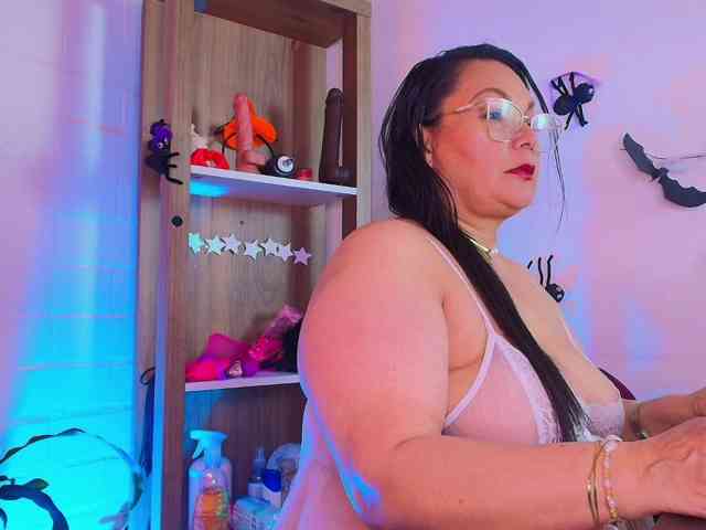 EllenaBoobs webcam
