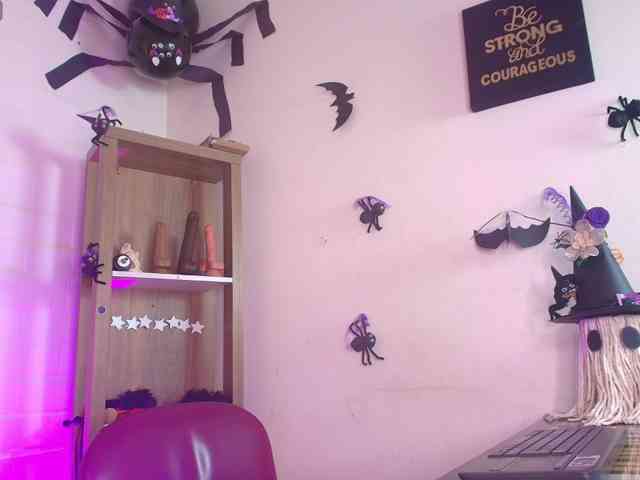 EllenaBoobs webcam