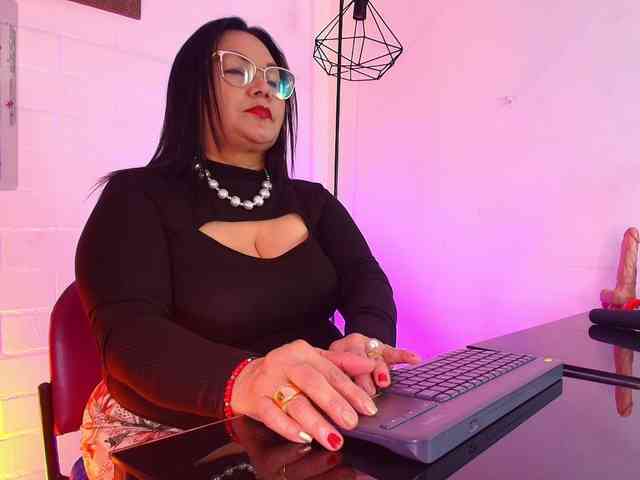 EllenaBoobs webcam