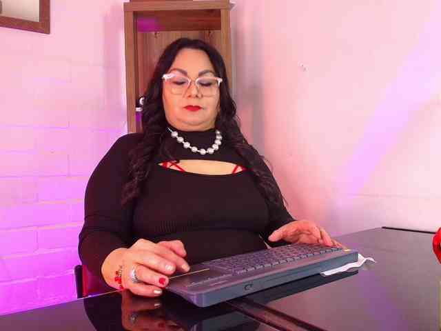 EllenaBoobs webcam