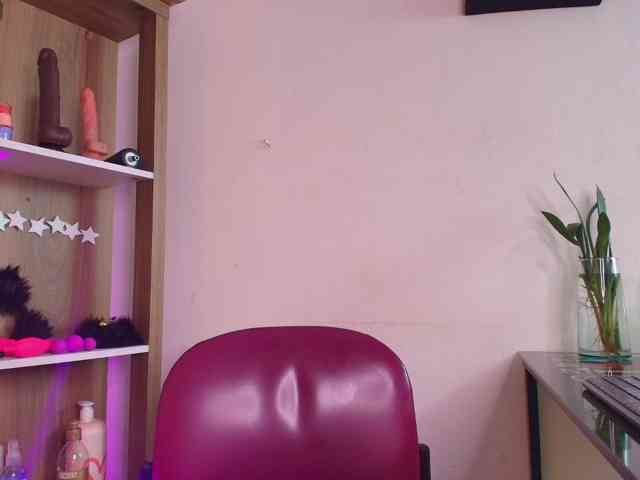 EllenaBoobs webcam