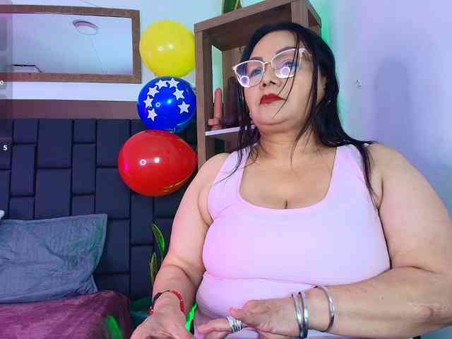 EllenaBoobs webcam