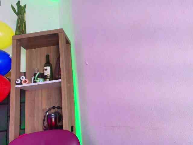 EllenaBoobs webcam