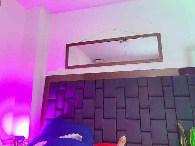 EllenaBoobs webcam