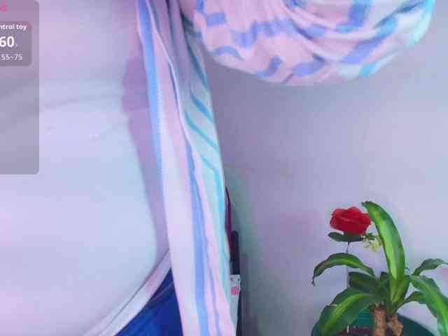 EllenaBoobs webcam