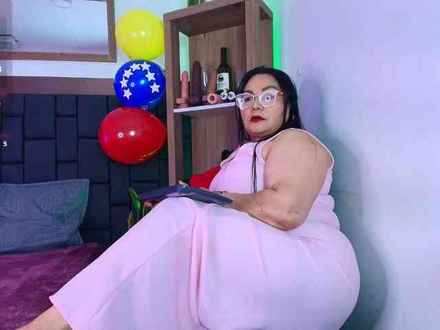 EllenaBoobs webcam