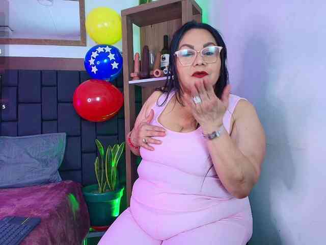 EllenaBoobs webcam