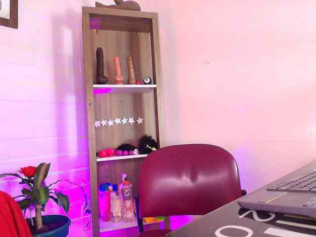 EllenaBoobs webcam