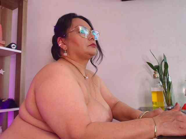 EllenaBoobs webcam