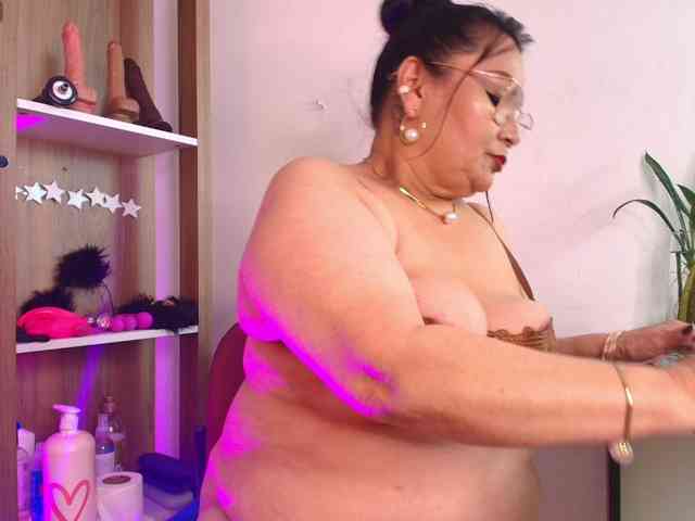 EllenaBoobs webcam