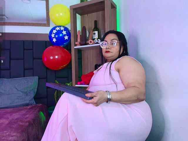 EllenaBoobs webcam