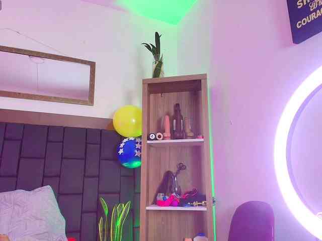 EllenaBoobs webcam