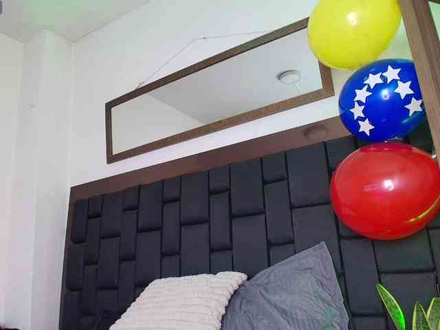 EllenaBoobs webcam