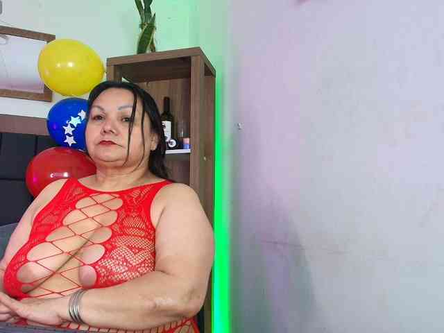 EllenaBoobs webcam