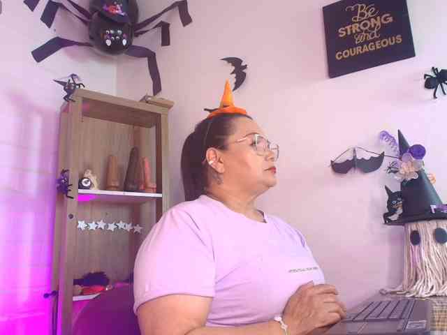 EllenaBoobs webcam