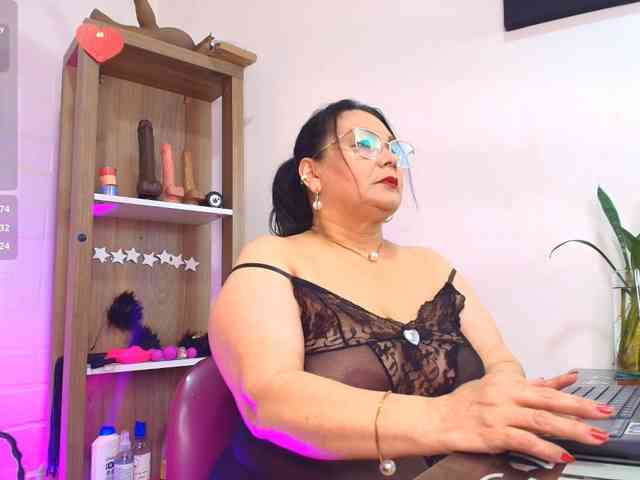 EllenaBoobs webcam