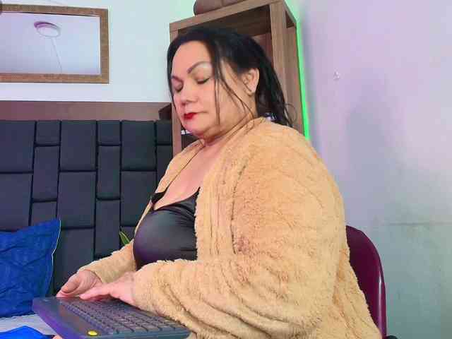 EllenaBoobs webcam