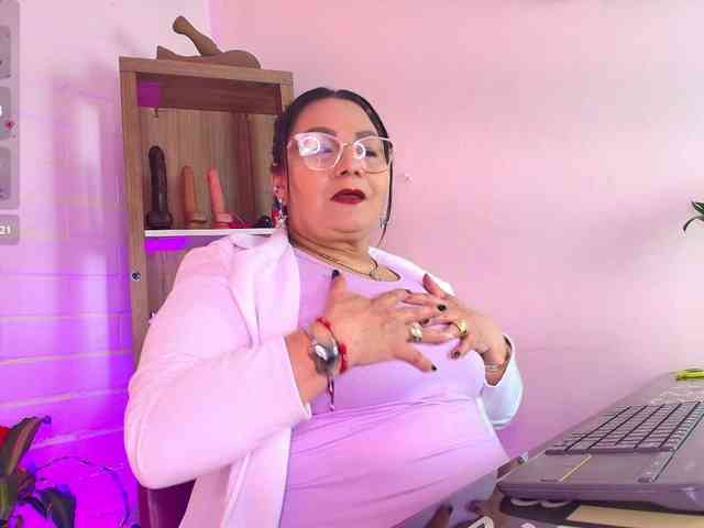 EllenaBoobs