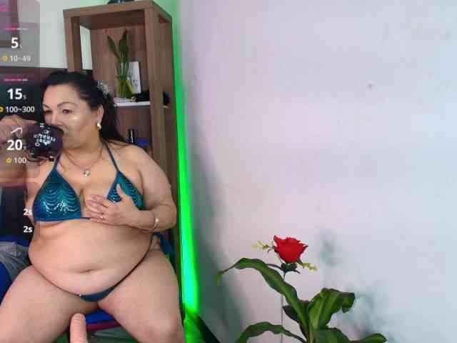 EllenaBoobs webcam