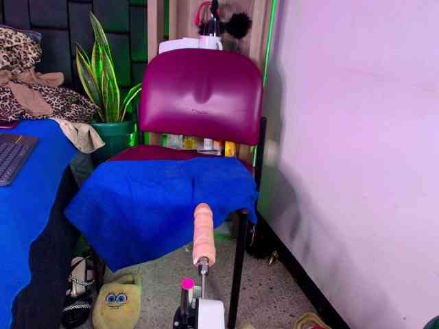 EllenaBoobs webcam