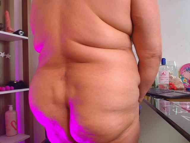 EllenaBoobs webcam