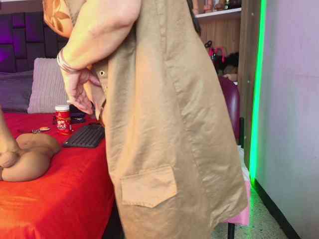 EllenaBoobs webcam