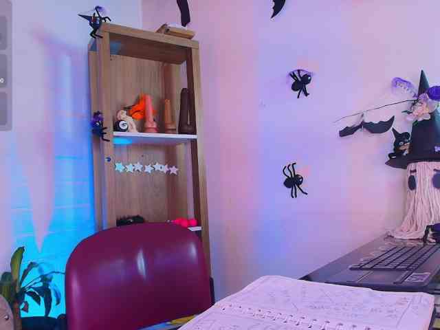 EllenaBoobs webcam