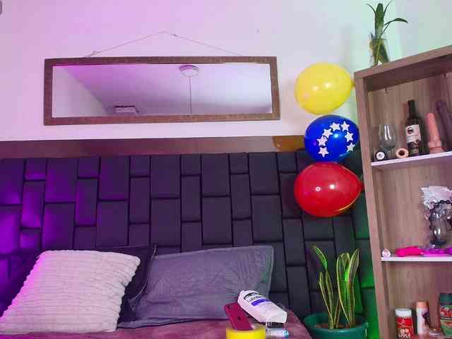 EllenaBoobs webcam